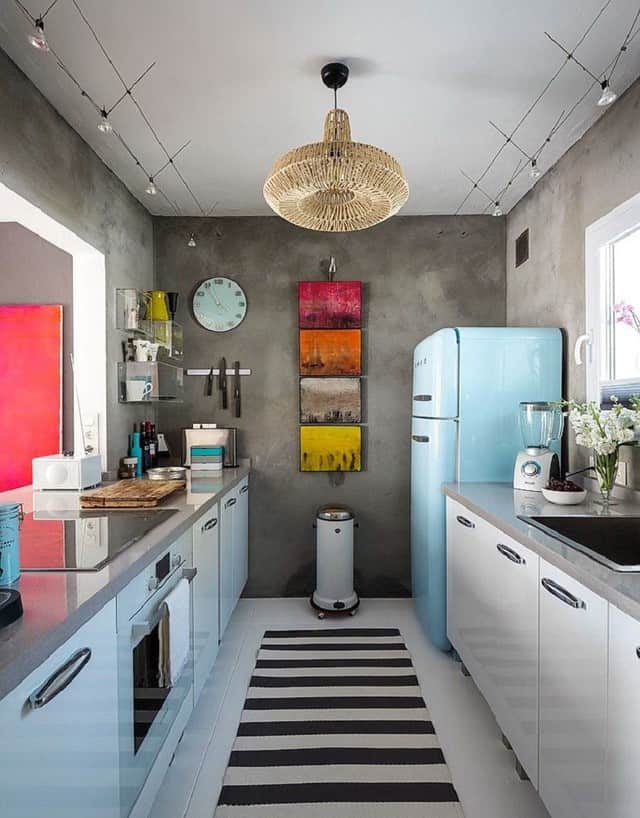 Mẫu phòng bếp nhiều màu sắc ấn tượng cho chung cư